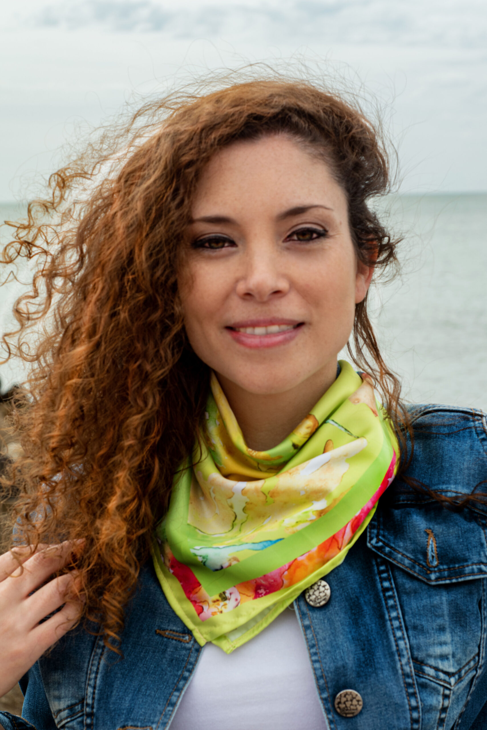 🕊️ Pañuelo Shami “Colibrí Arcoíris” – Diseño Clásico Abre tus Alas 🕊️